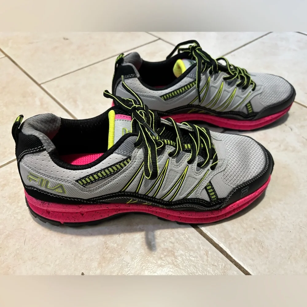FILA Women's Evergrand Trail Walking Shoes Gray Black Pink Size 9.5